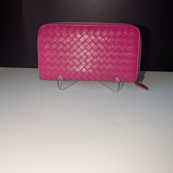 Bottega Veneta Fuchsia Woven Leather Wallet - Picture 1 of 13